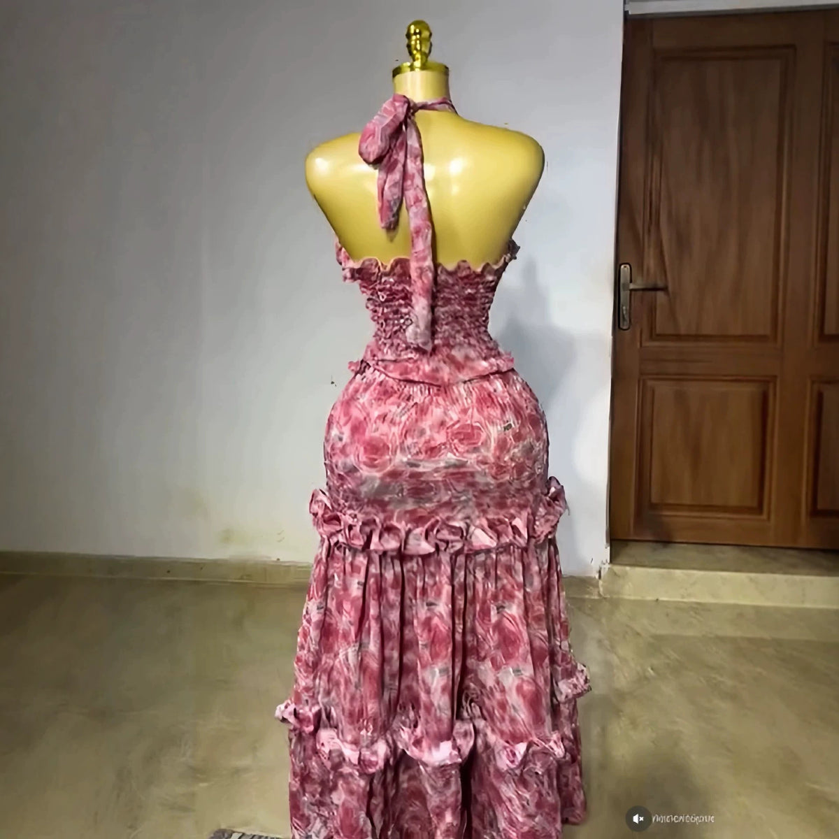 Chic Ruffle Sleeveless Halter Backless Maxi Dress