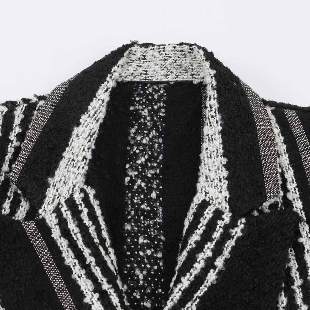 Collar long sleeved jacket