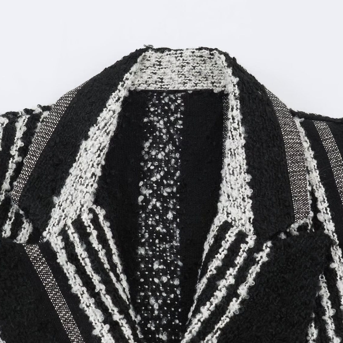 Collar long sleeved jacket